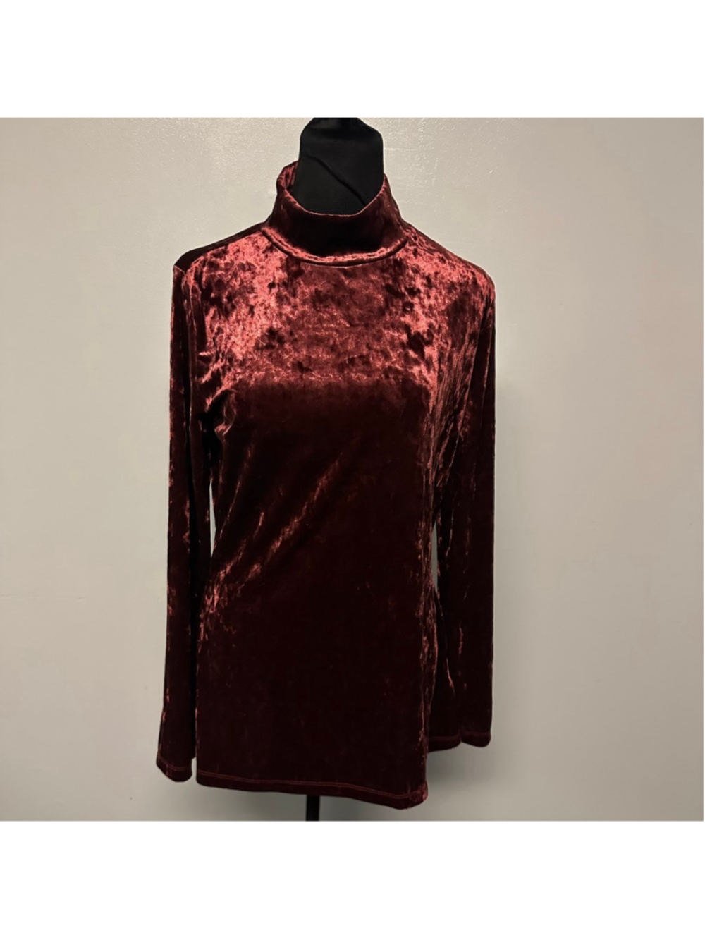 Women's Isaac Mizrahi Live! Burgundy Velvet Tunic Top Size Small Long Sleeve